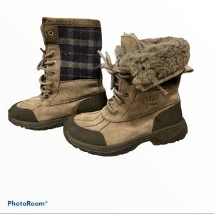 UGG Australia Kids Size 2y Butte Metal Gray Blue